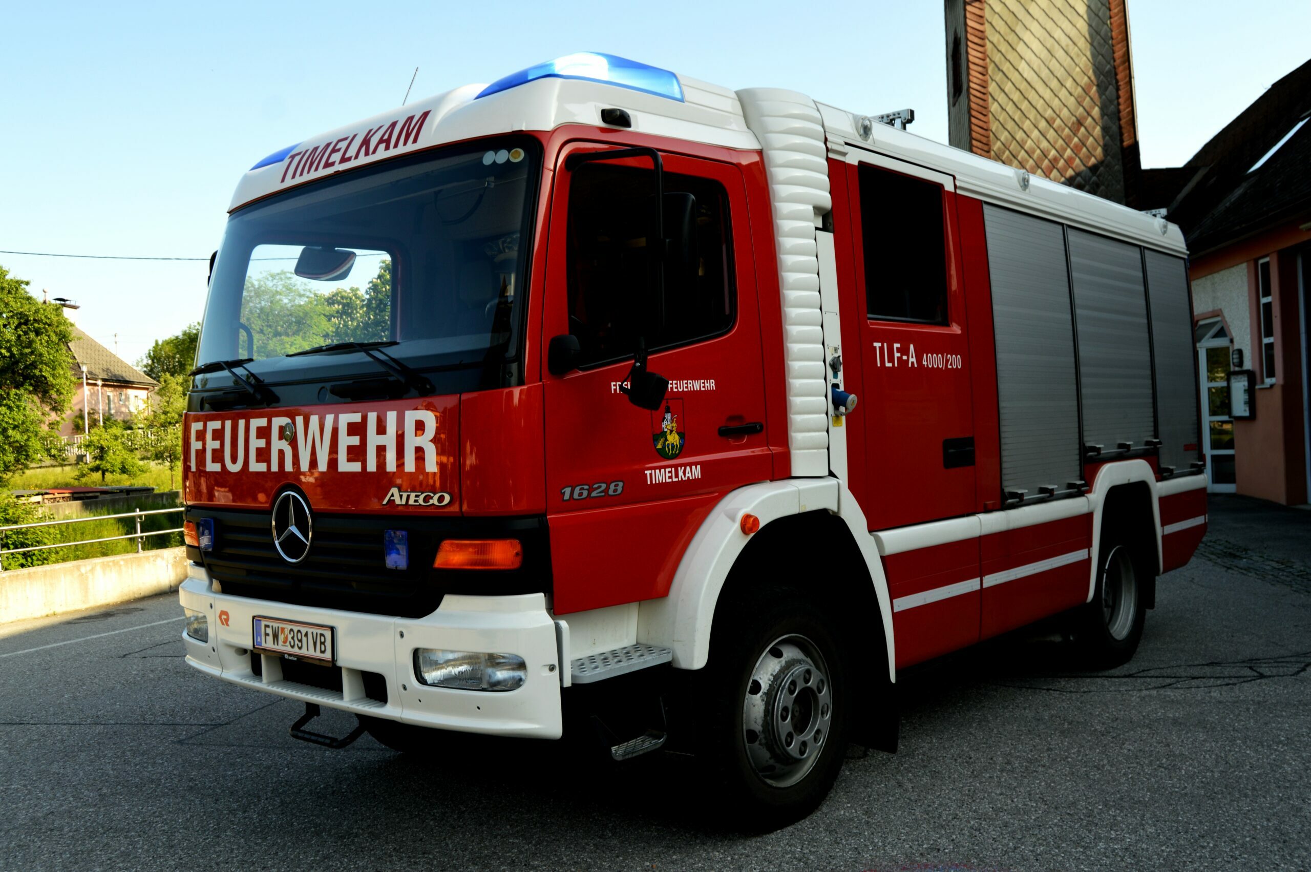 Tanklöschfahrzeug 4000 200 TLFA 4000 200 Freiwillige Feuerwehr Timelkam